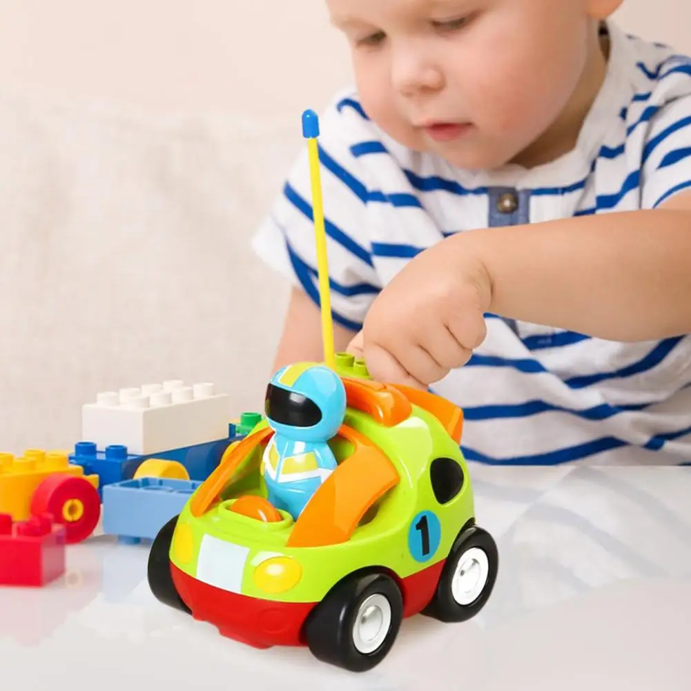 Güvenli yürümeye başlayan çocuk erkek kız uzaktan kumanda araba oyuncak uzaktan kumanda araba klasik oyuncaklar eğlence Görüntü 1