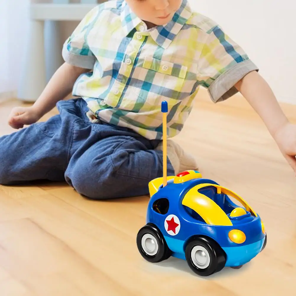 Güvenli yürümeye başlayan çocuk erkek kız uzaktan kumanda araba oyuncak uzaktan kumanda araba klasik oyuncaklar eğlence Görüntü 3